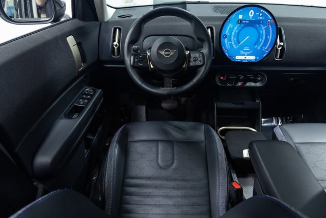 Used 2025 MINI Cooper Countryman S image 3