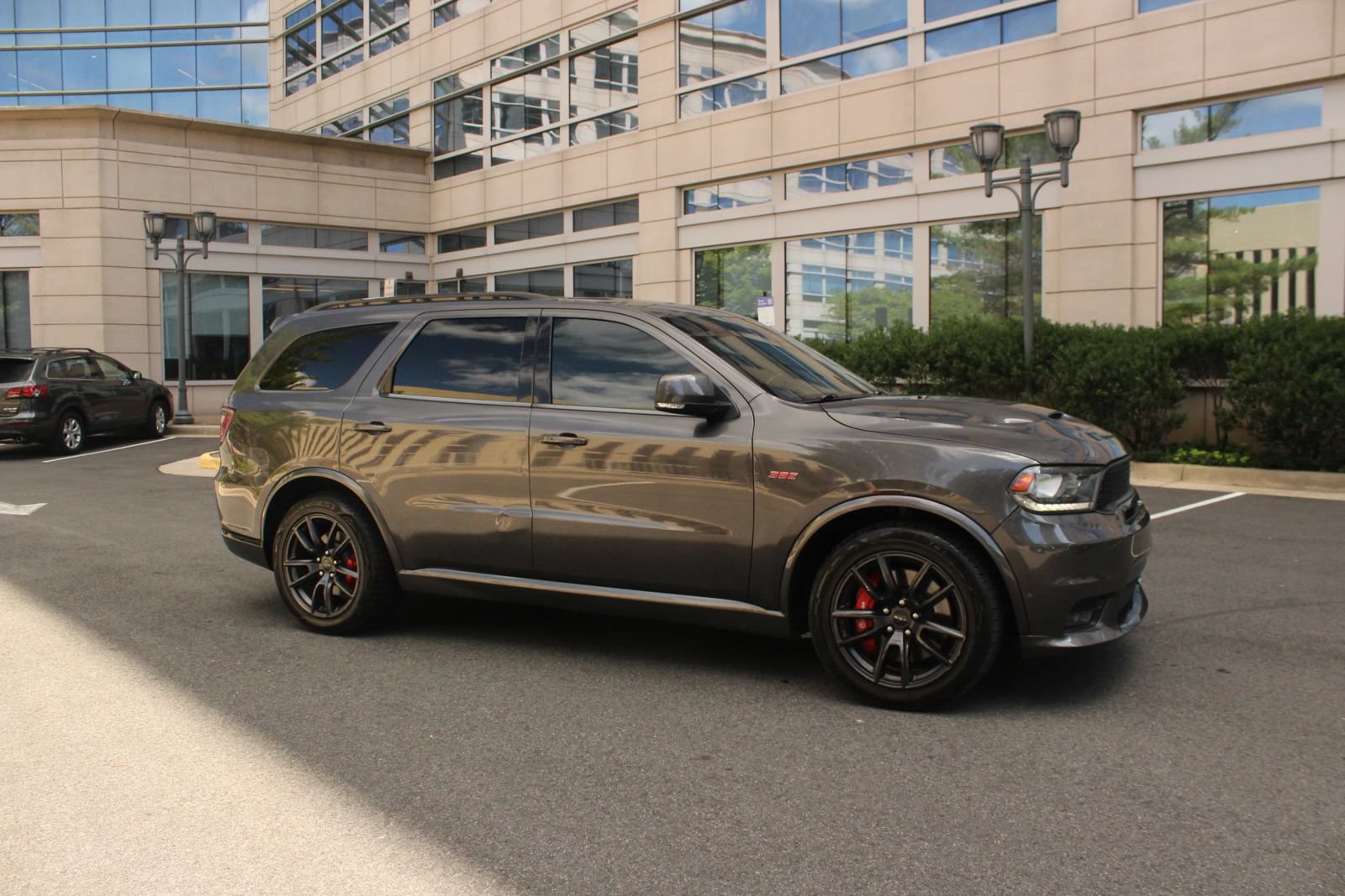 Used 2018 Dodge Durango SRT w/ Technology Group AWD/4WD image 2