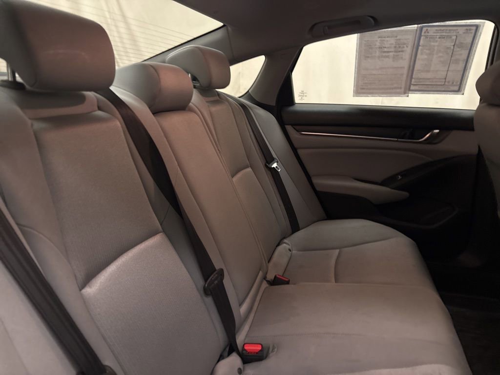 Used 2018 Honda Accord EX image 21