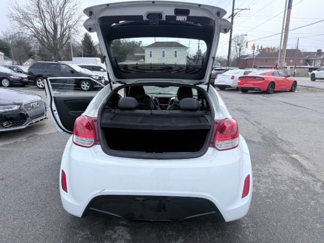 Used 2016 Hyundai Veloster w/ Option Group 02 image 8