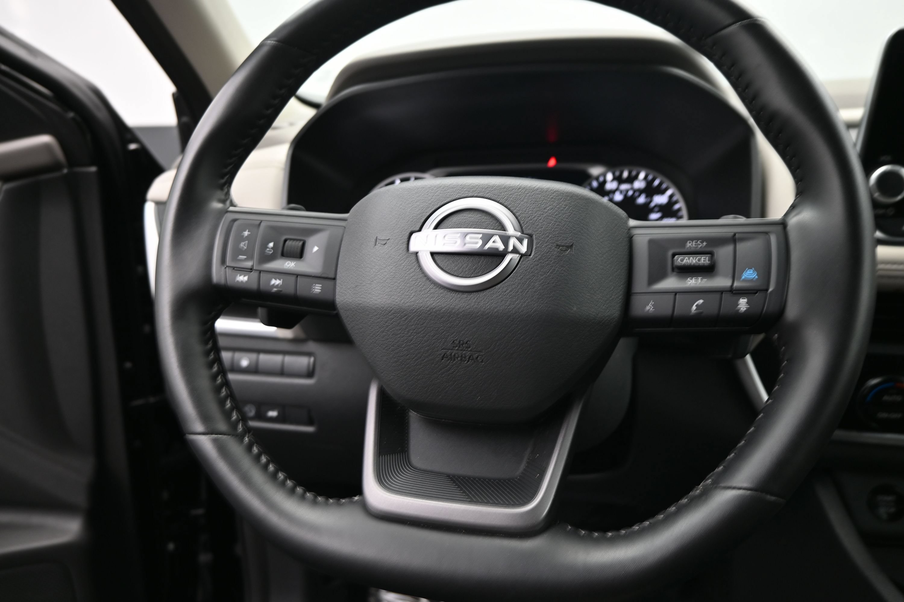 Used 2025 Nissan Rogue SV FWD image 22