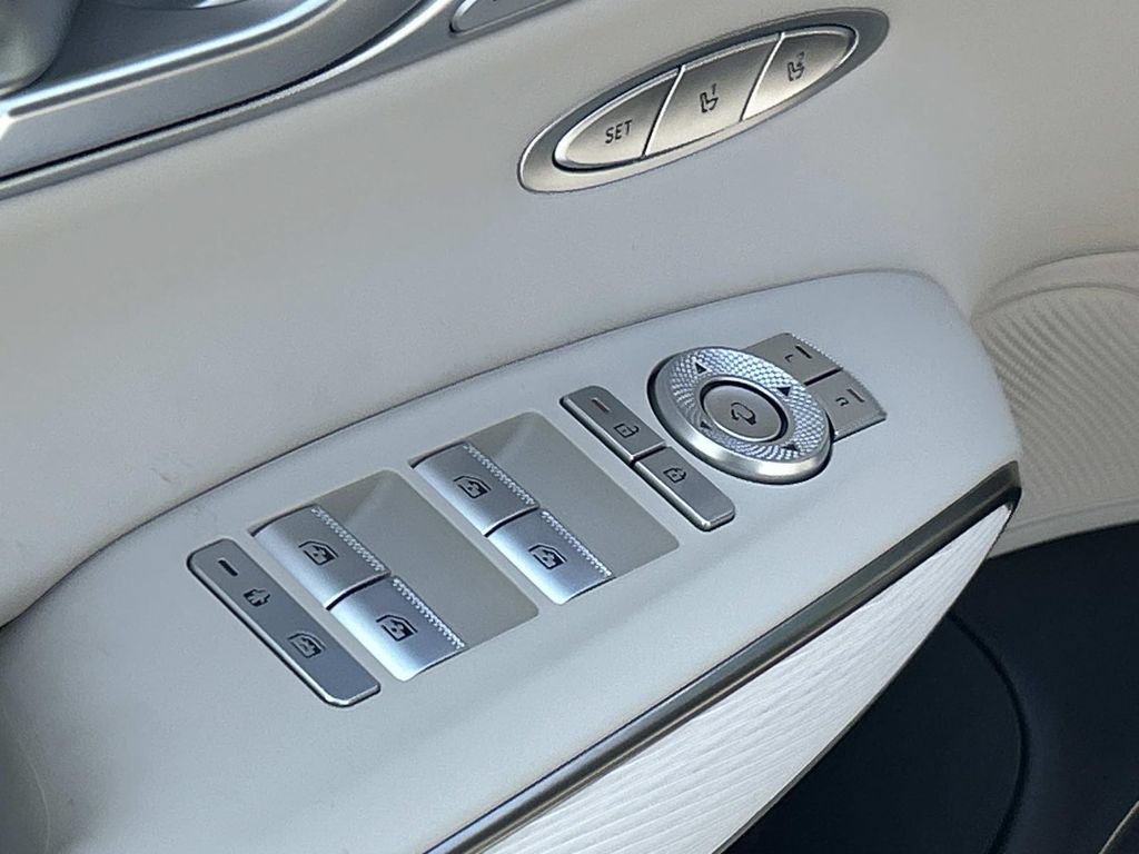 New 2027 Genesis GV70 2.5T Advanced AWD/4WD image 17