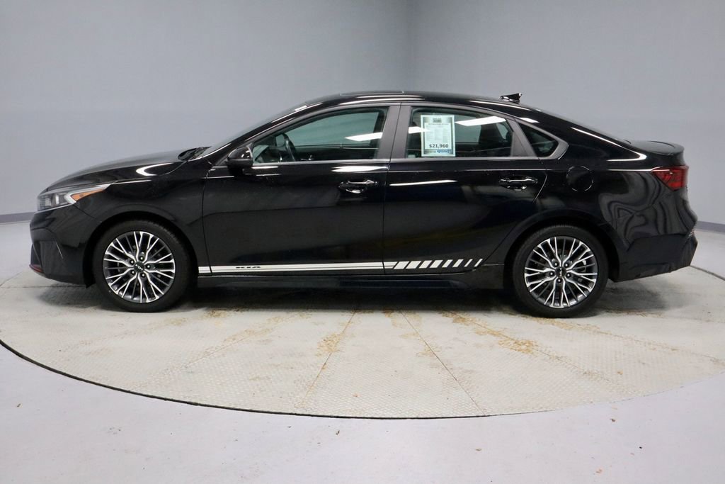 Used 2023 Kia Forte GT-Line w/ GT-Line Premium Package FWD image 8