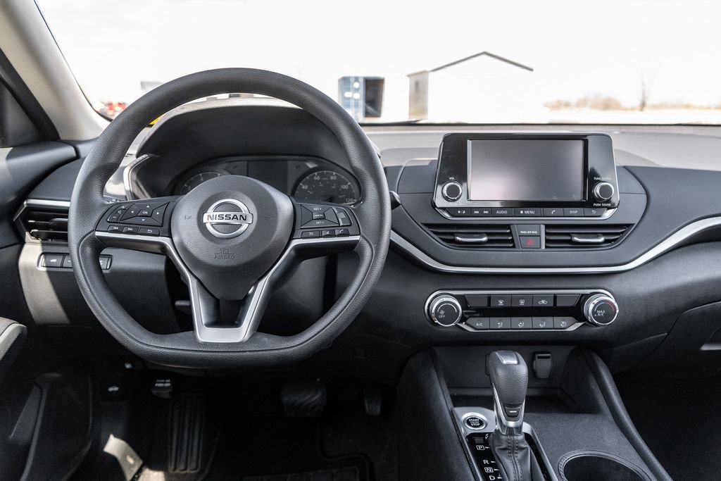 Used 2022 Nissan Altima 2.5 S FWD image 15