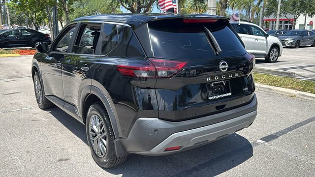 Used 2023 Nissan Rogue S AWD/4WD image 5