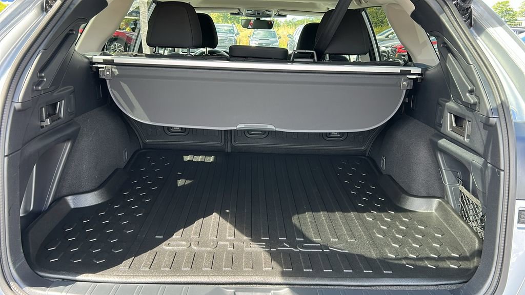 Used 2025 Subaru Outback Premium image 23