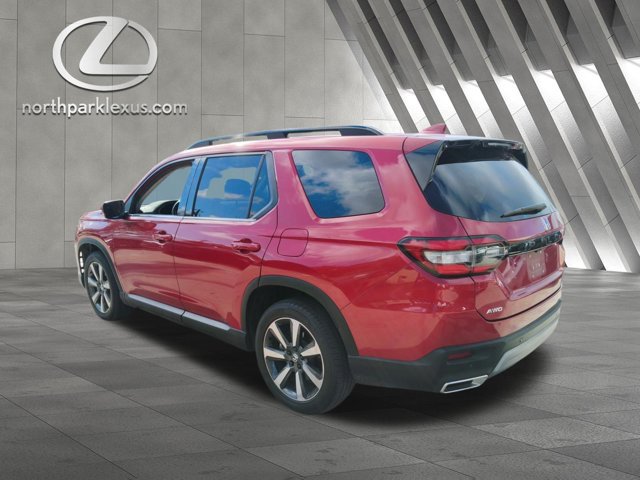 Used 2024 Honda Pilot Touring image 2