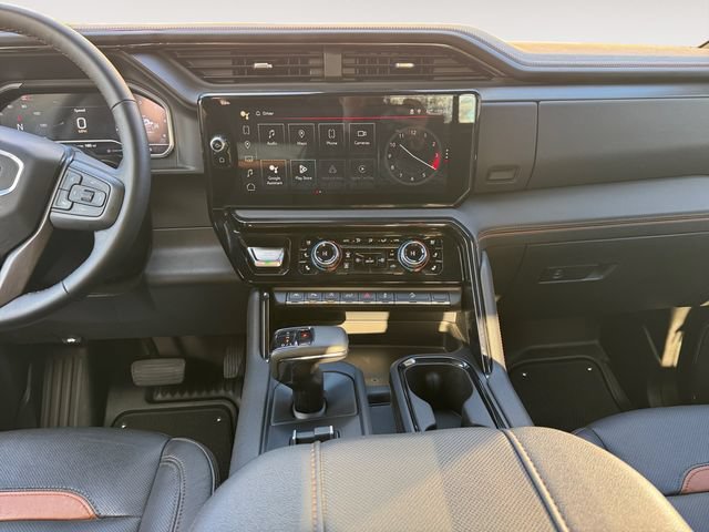 Used 2024 GMC Sierra 1500 AT4 w/ Technology Package AWD/4WD image 10