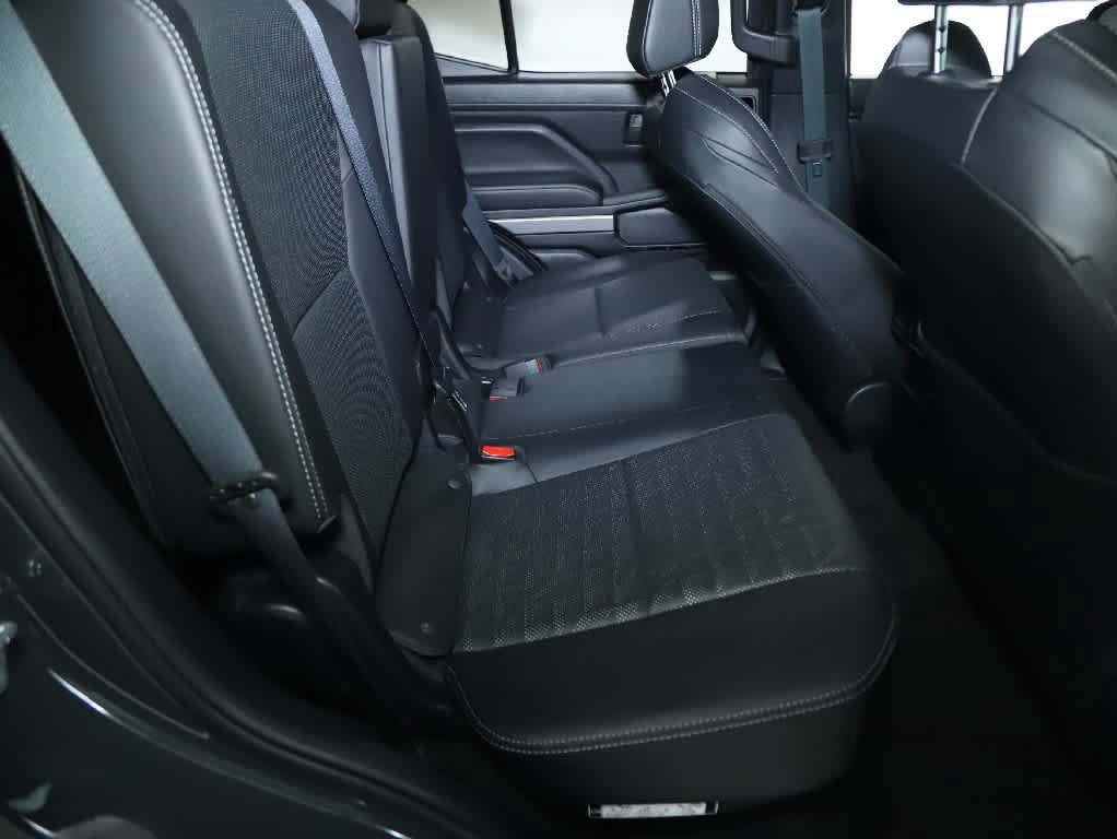 Used 2025 Toyota 4Runner TRD Off-Road Premium AWD/4WD image 33