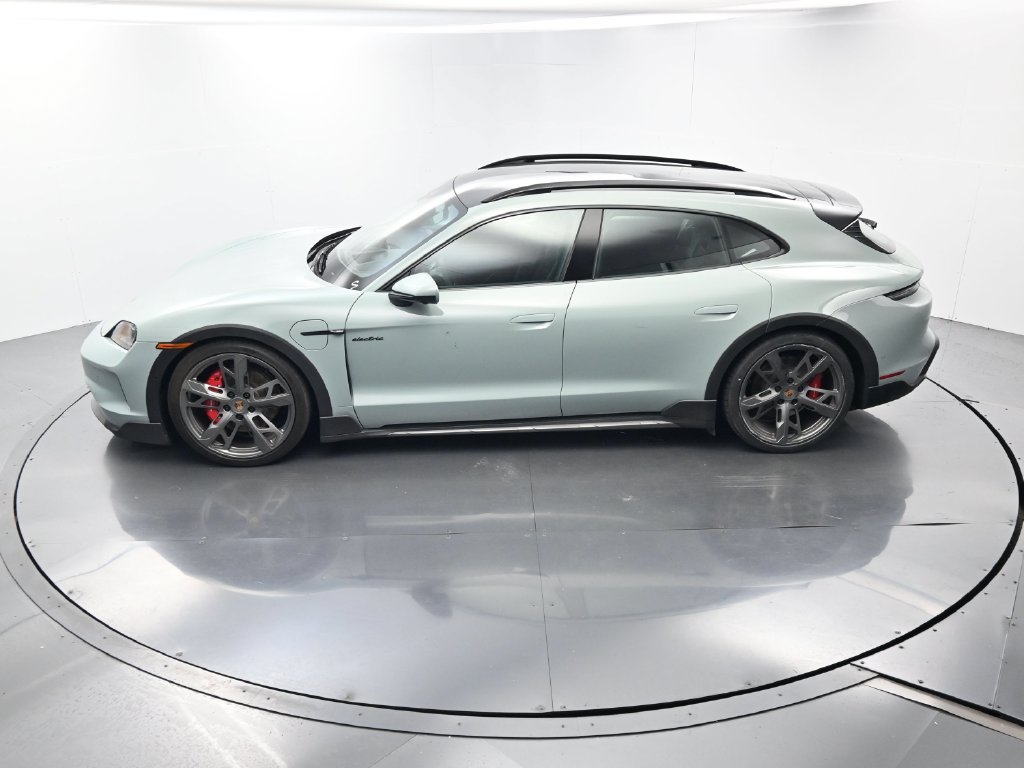 Certified 2025 Porsche Taycan 4S AWD/4WD image 33