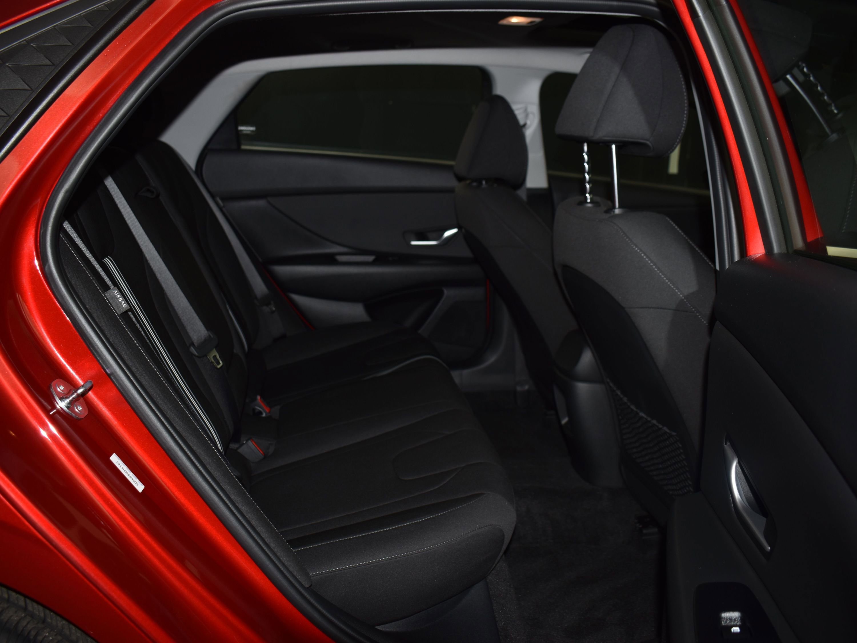 Used 2025 Hyundai Elantra SEL image 12