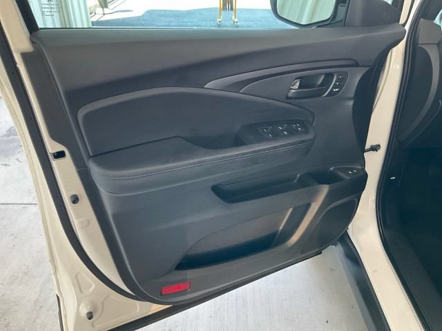 Certified 2024 Honda Passport EX-L image 5