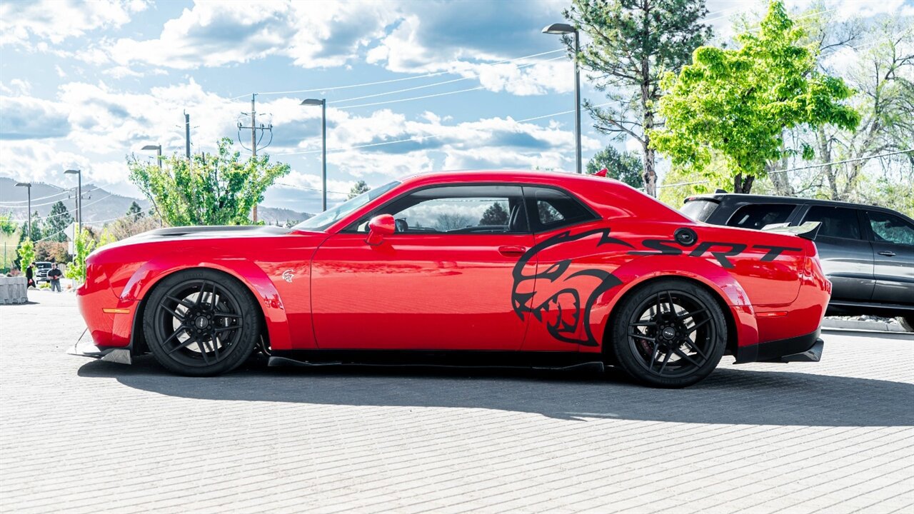 Used 2018 Dodge Challenger SRT Hellcat RWD image 3