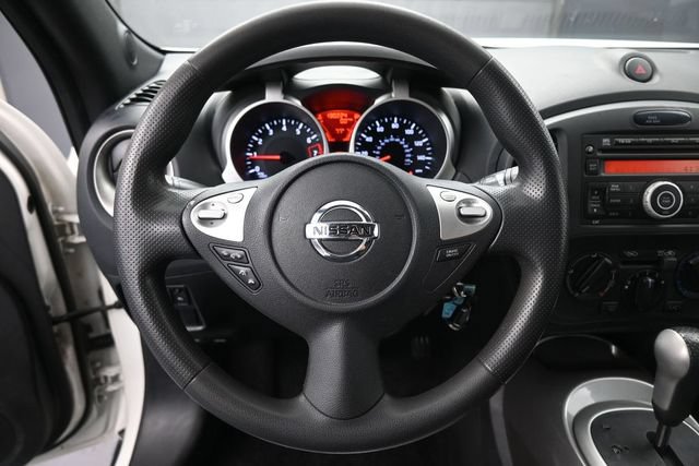 Used 2014 Nissan Juke S FWD image 3