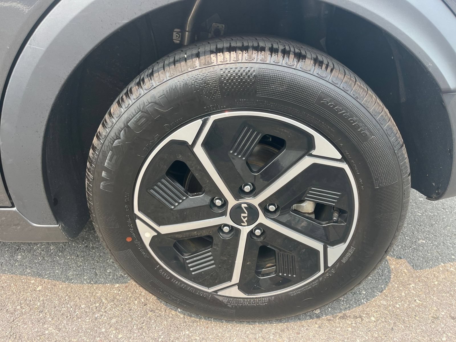 Used 2026 Kia Niro LX FWD image 28