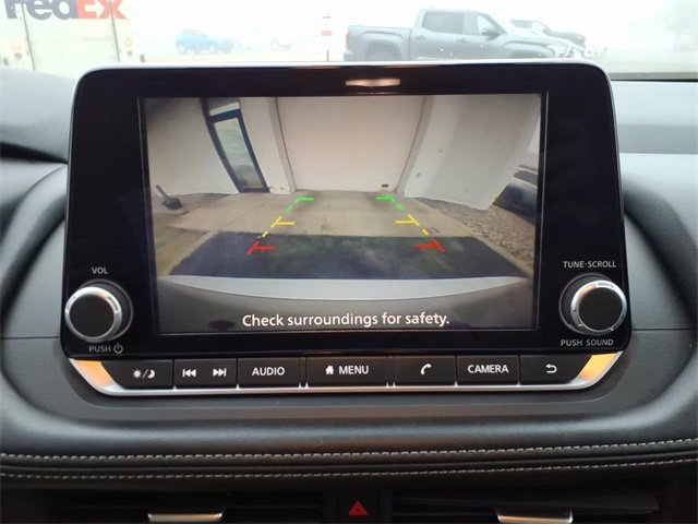 Used 2024 Nissan Rogue SV image 13