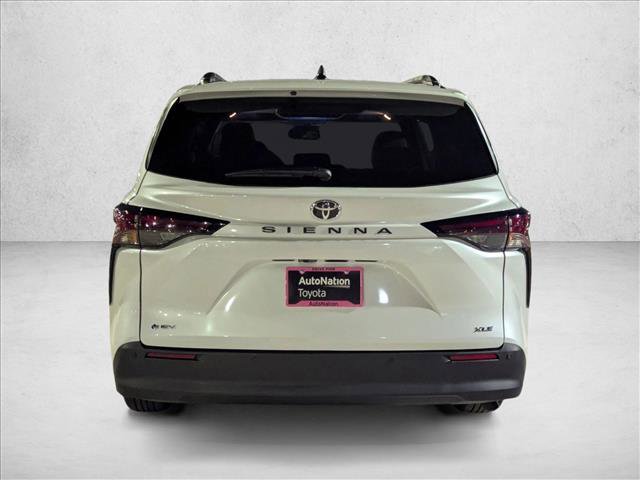 New 2026 Toyota Sienna XLE image 7