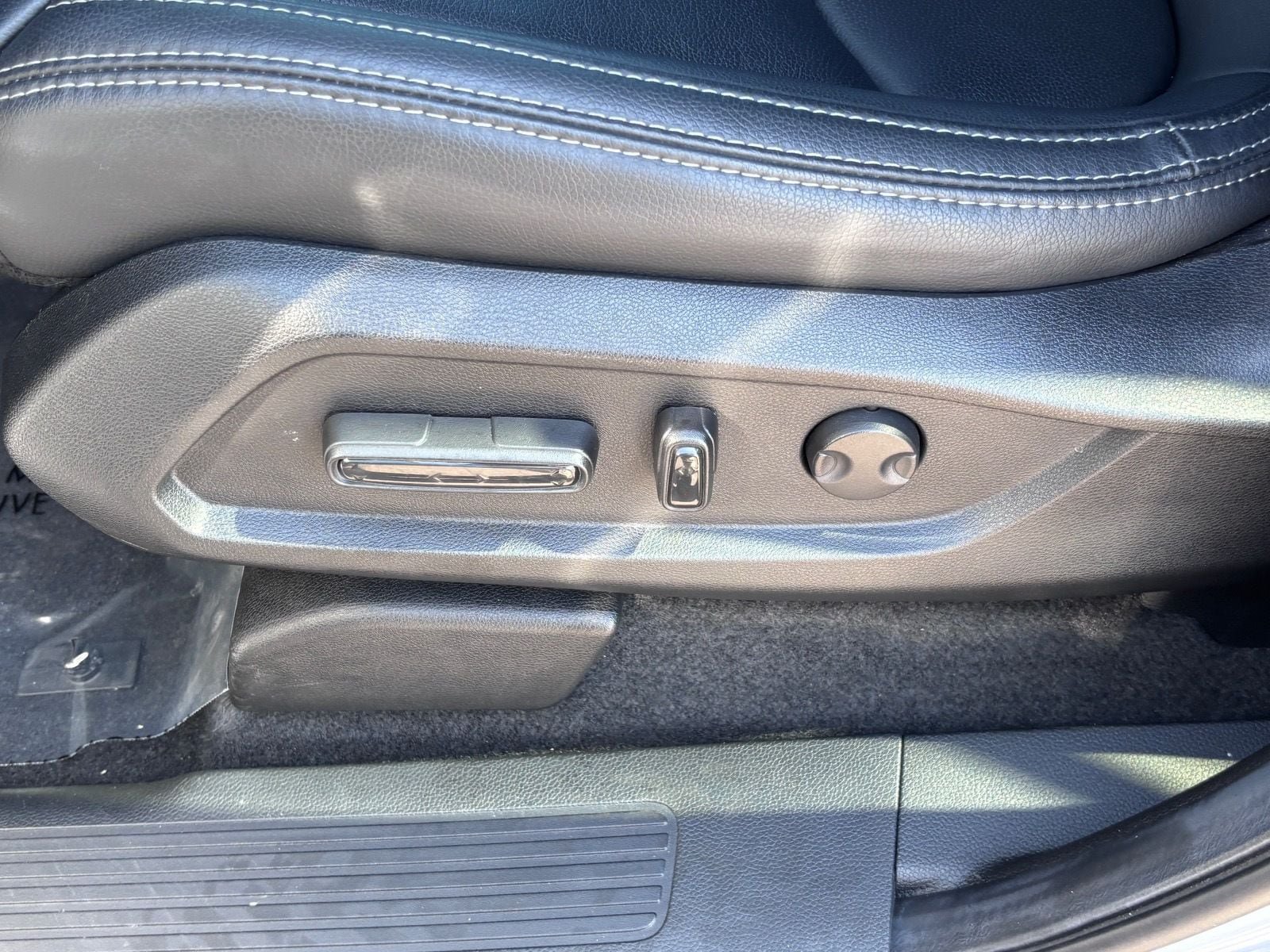 Certified 2025 Honda Pilot Touring image 19