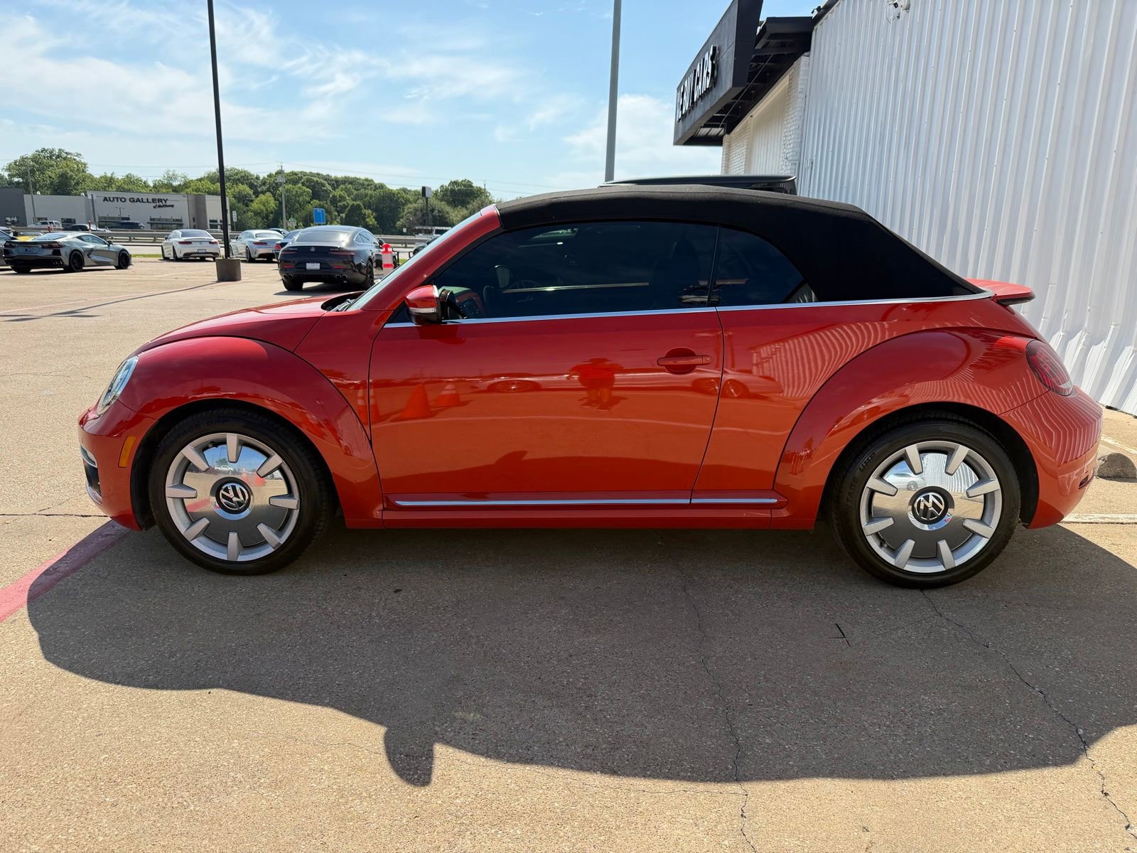 Used 2019 Volkswagen Beetle 2.0T SE w/ SE Premium Package FWD image 22
