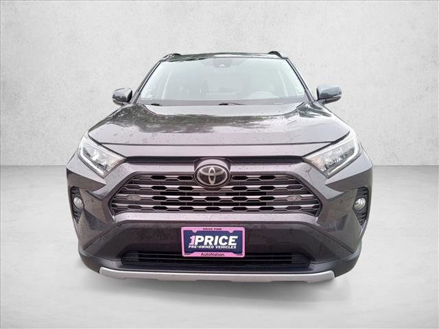 Used 2019 Toyota RAV4 Limited FWD image 2