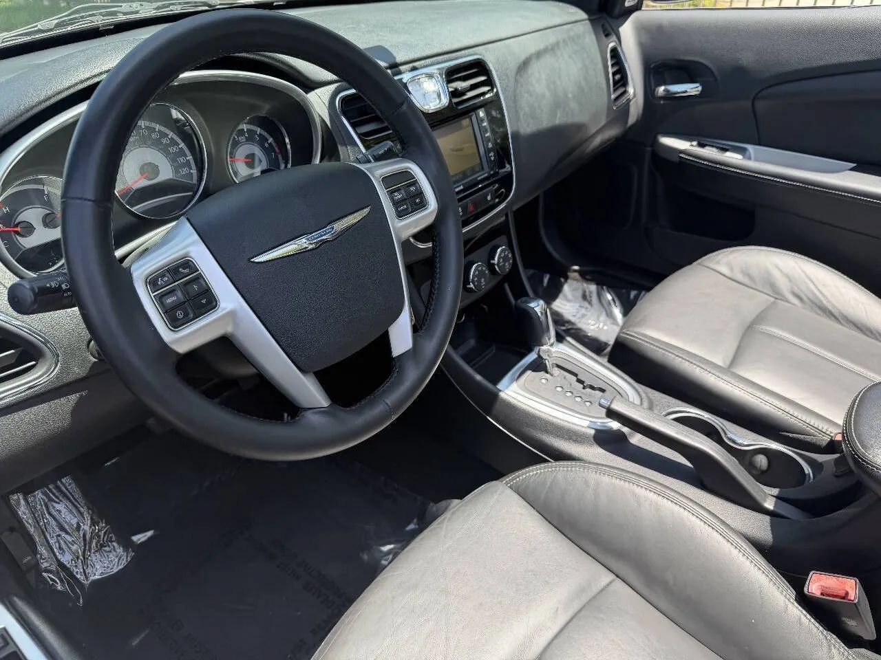 Used 2011 Chrysler 200 Limited FWD image 21