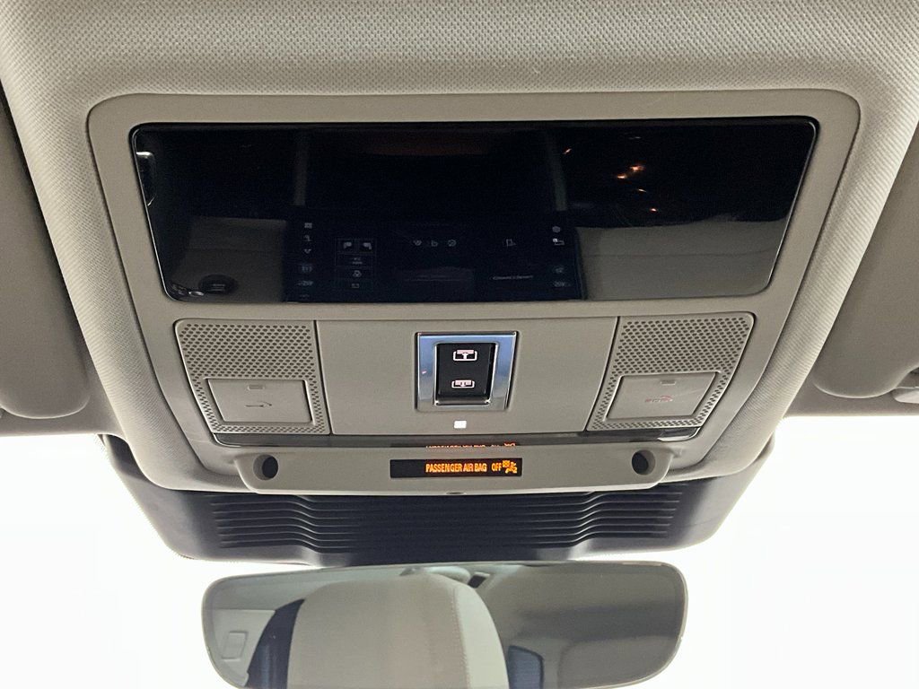 Used 2025 Land Rover Discovery Sport S image 13