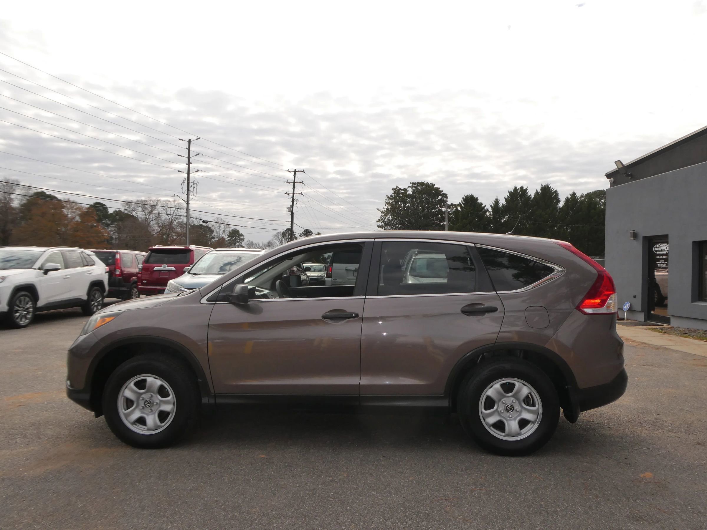 Used 2014 Honda CR-V LX image 9