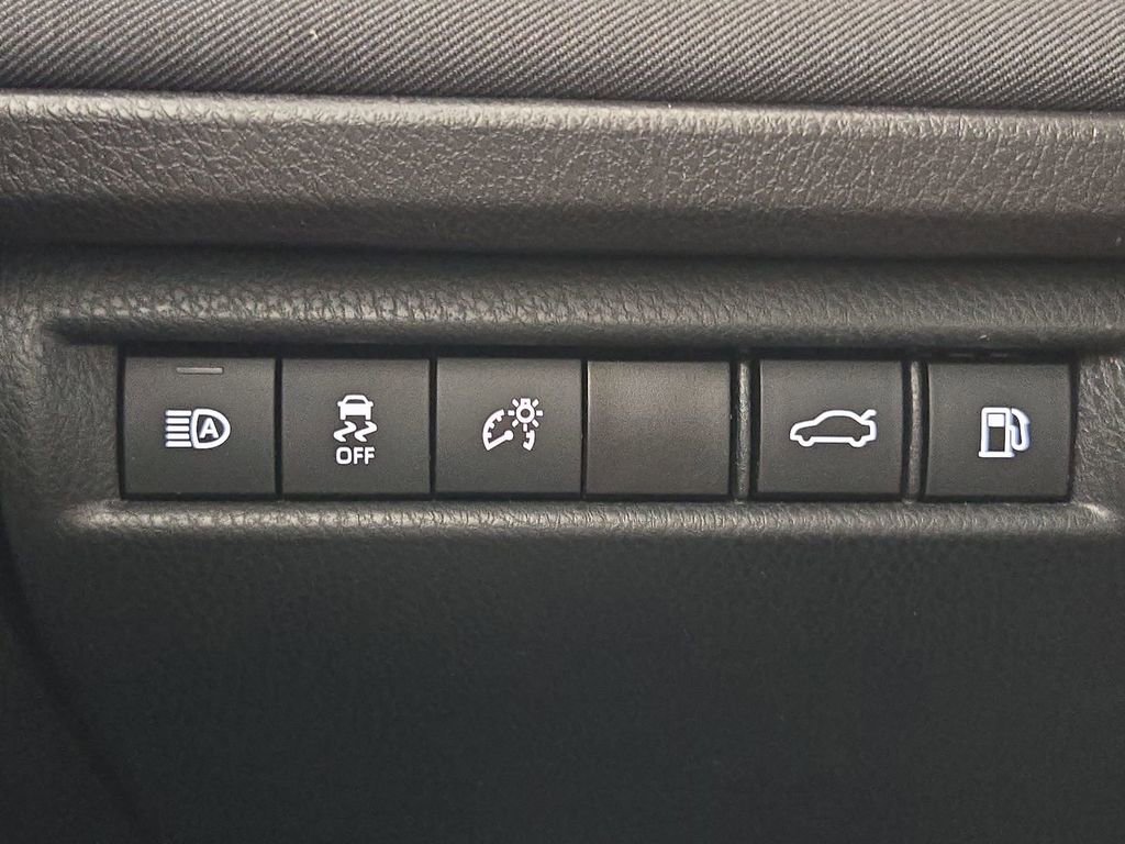 Used 2025 Toyota Camry LE FWD image 23
