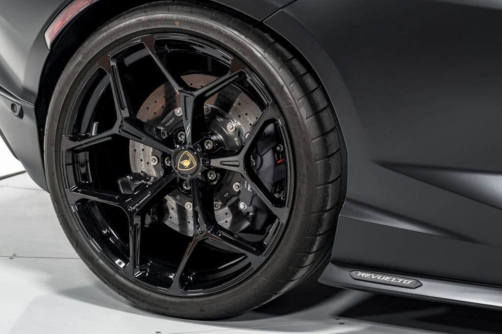 Used 2024 Lamborghini Revuelto image 47