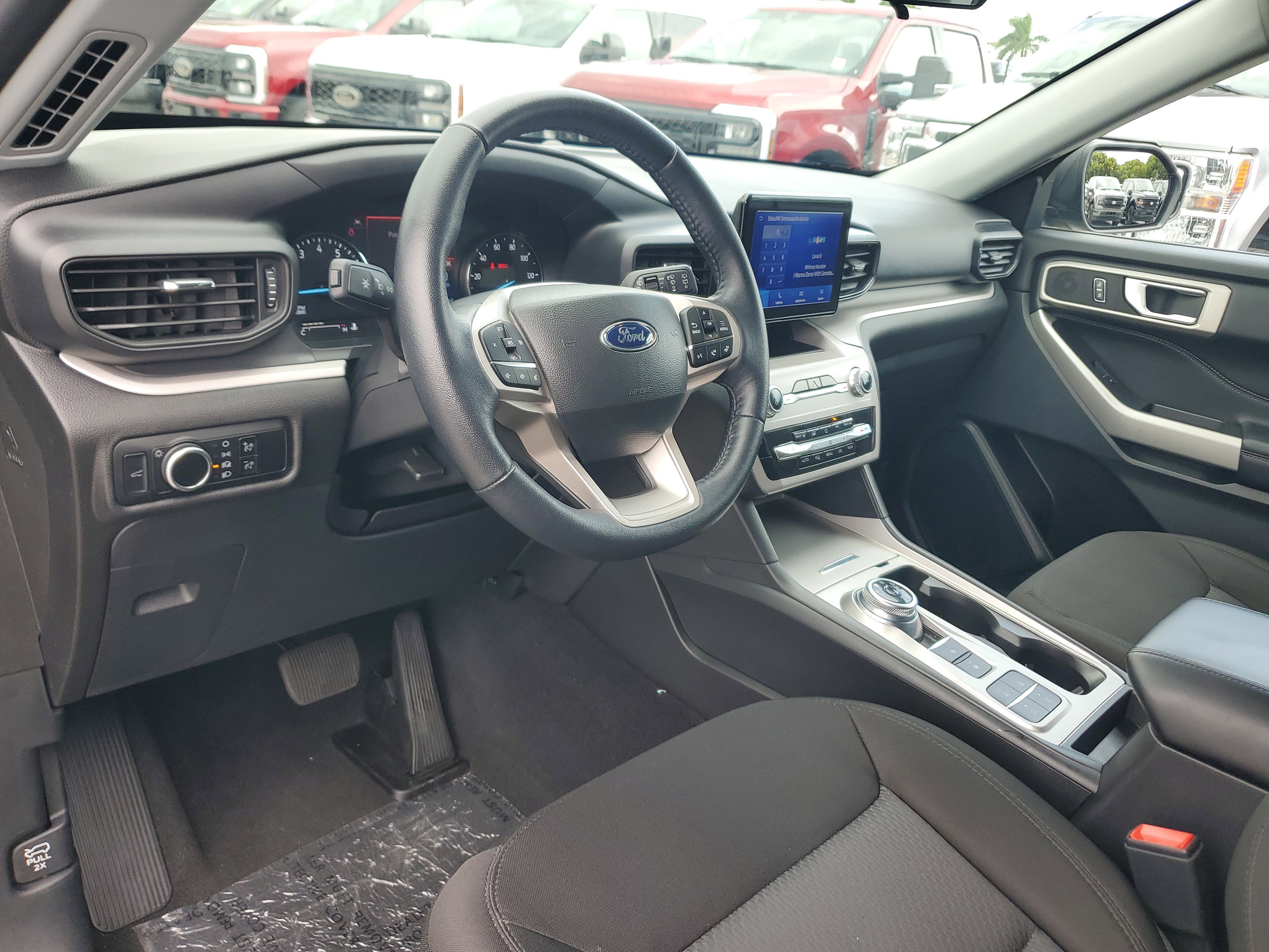 Certified 2023 Ford Explorer XLT image 9