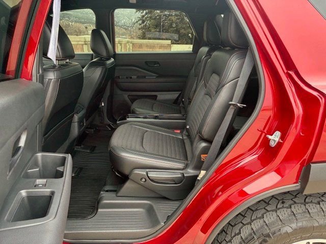 Used 2024 Nissan Pathfinder Rock Creek AWD/4WD image 18