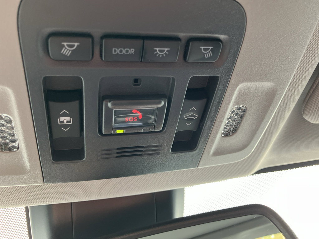 Used 2021 Toyota Camry XLE w/ Navigation Package image 25