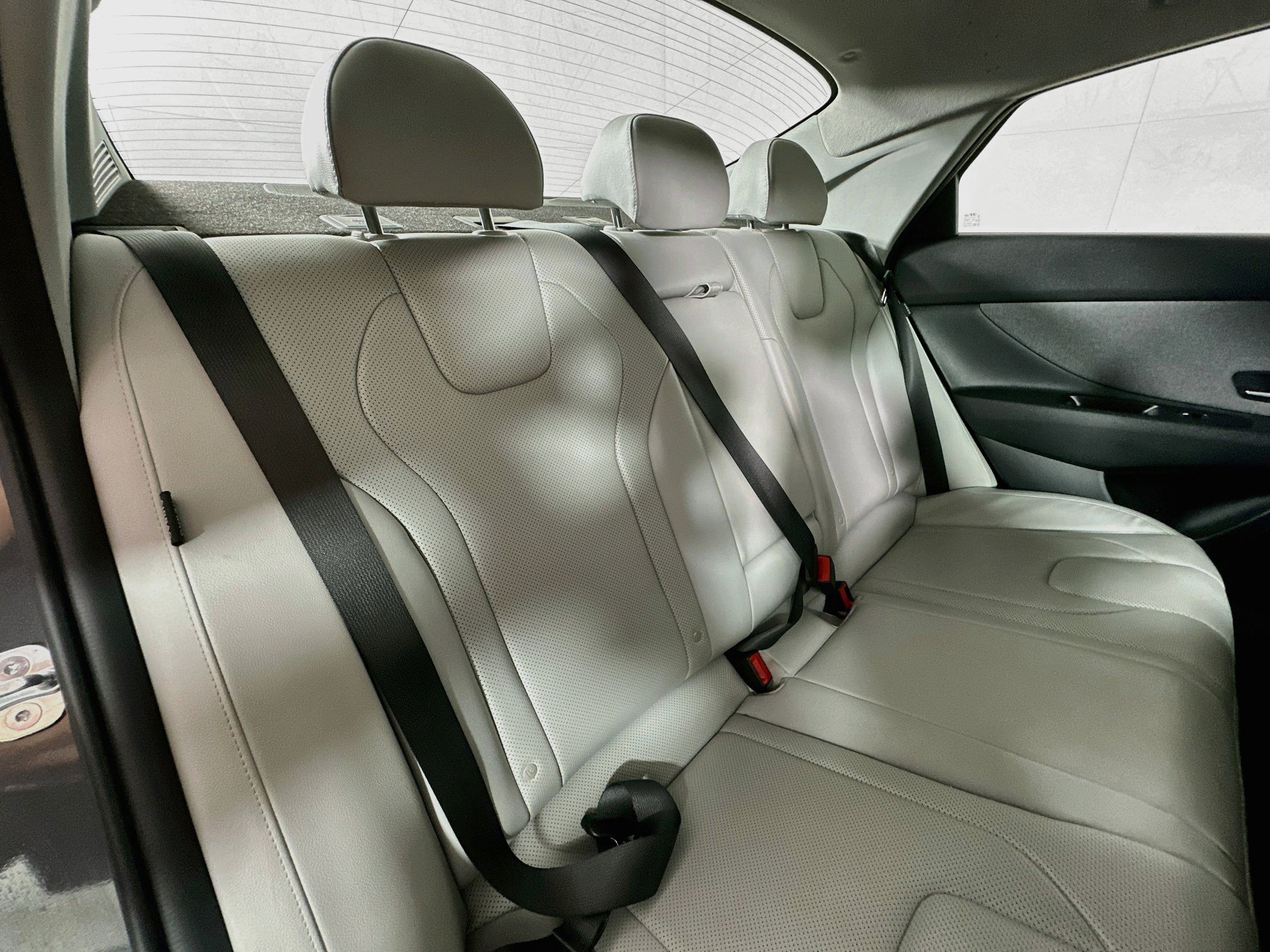 Certified 2024 Hyundai Elantra Limited FWD image 27