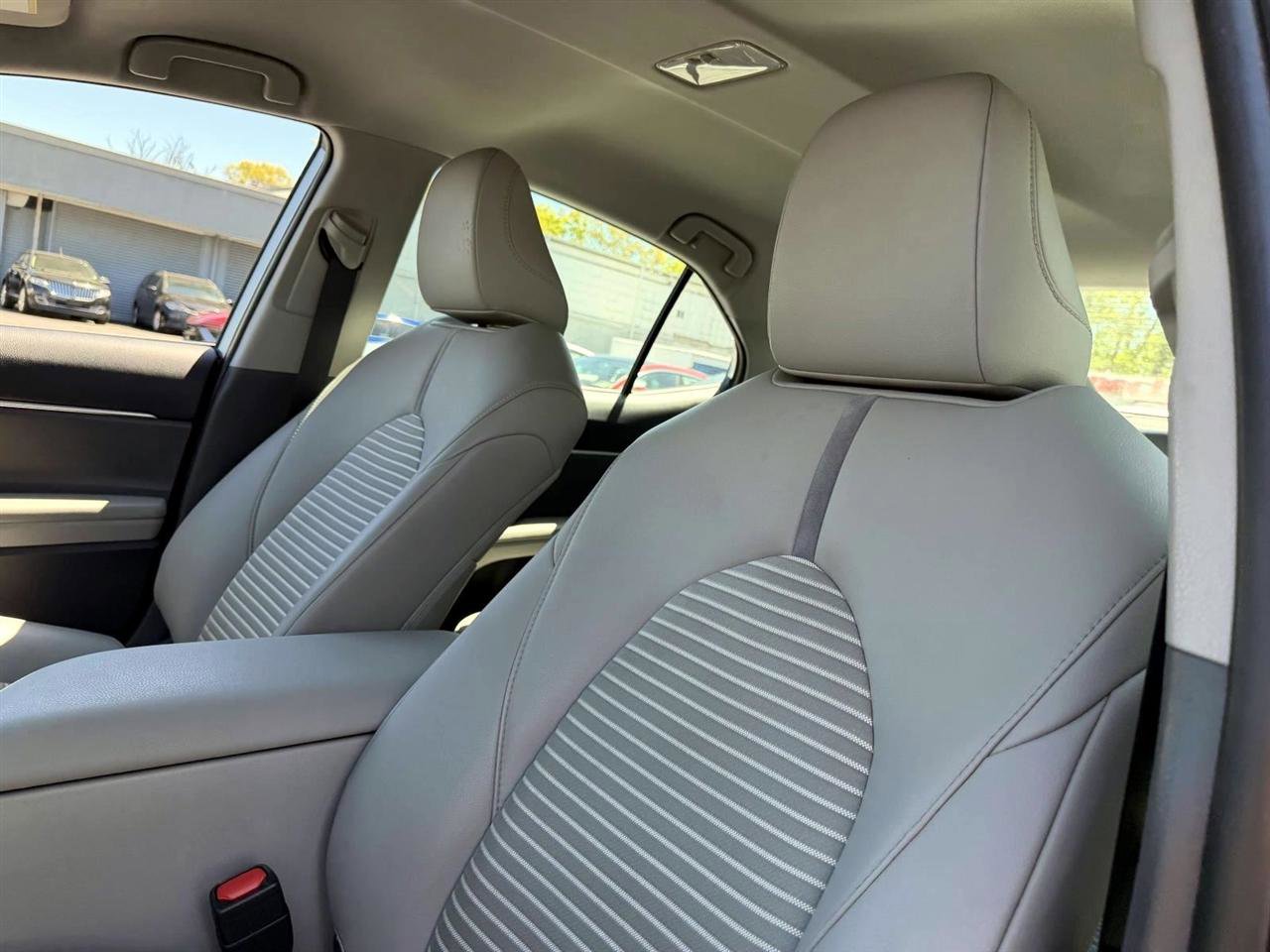 Used 2019 Toyota Camry SE w/ Protection Package (Q2) FWD image 11