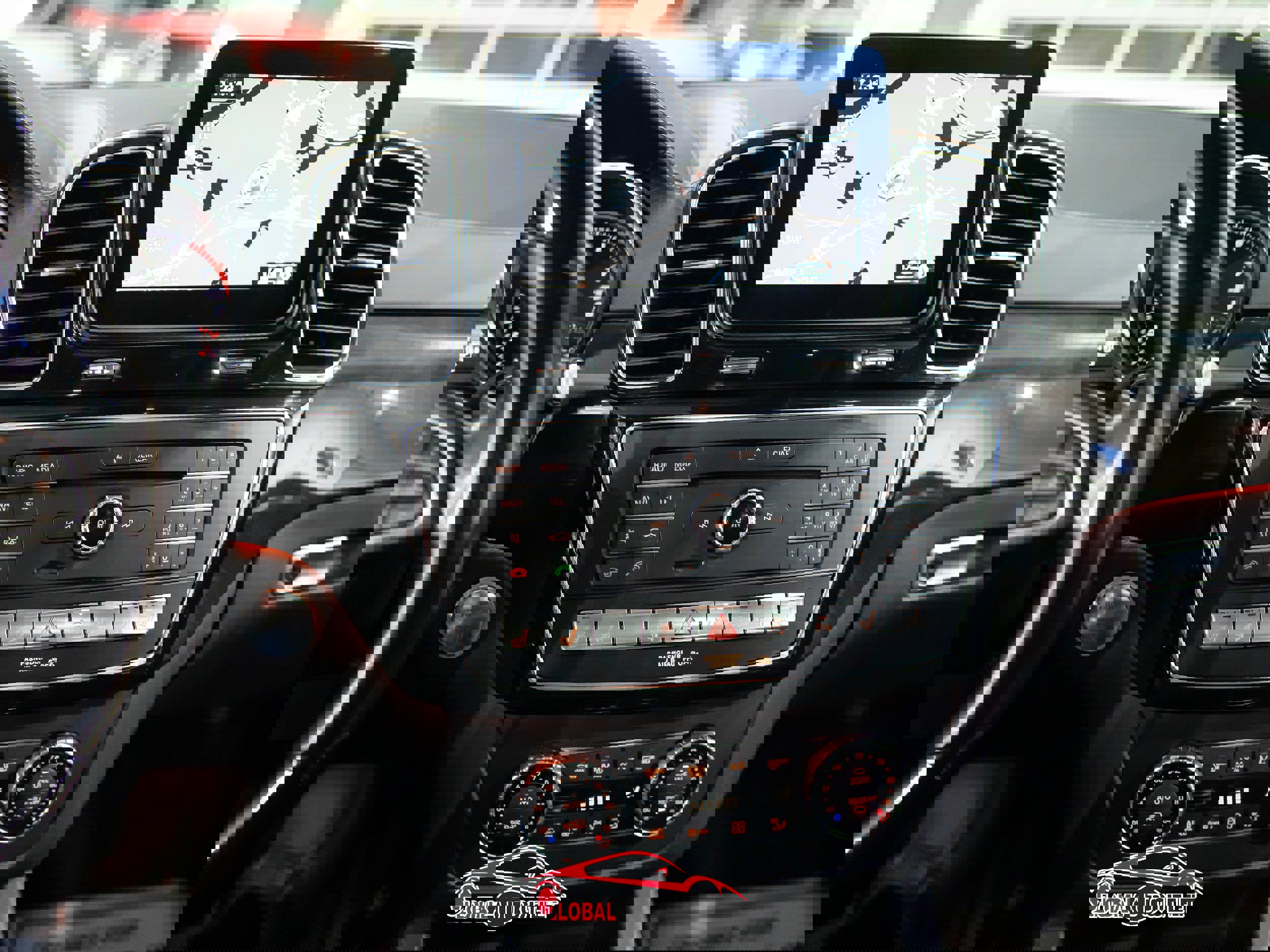 Used 2018 Mercedes-Benz GLS 550 4MATIC w/ Driver Assistance Package image 32