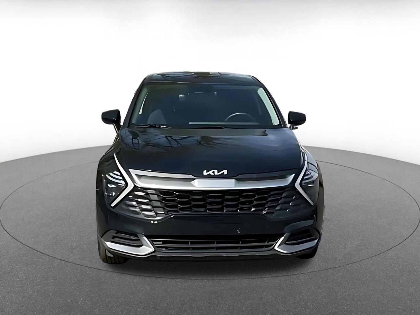 Used 2025 Kia Sportage LX image 2