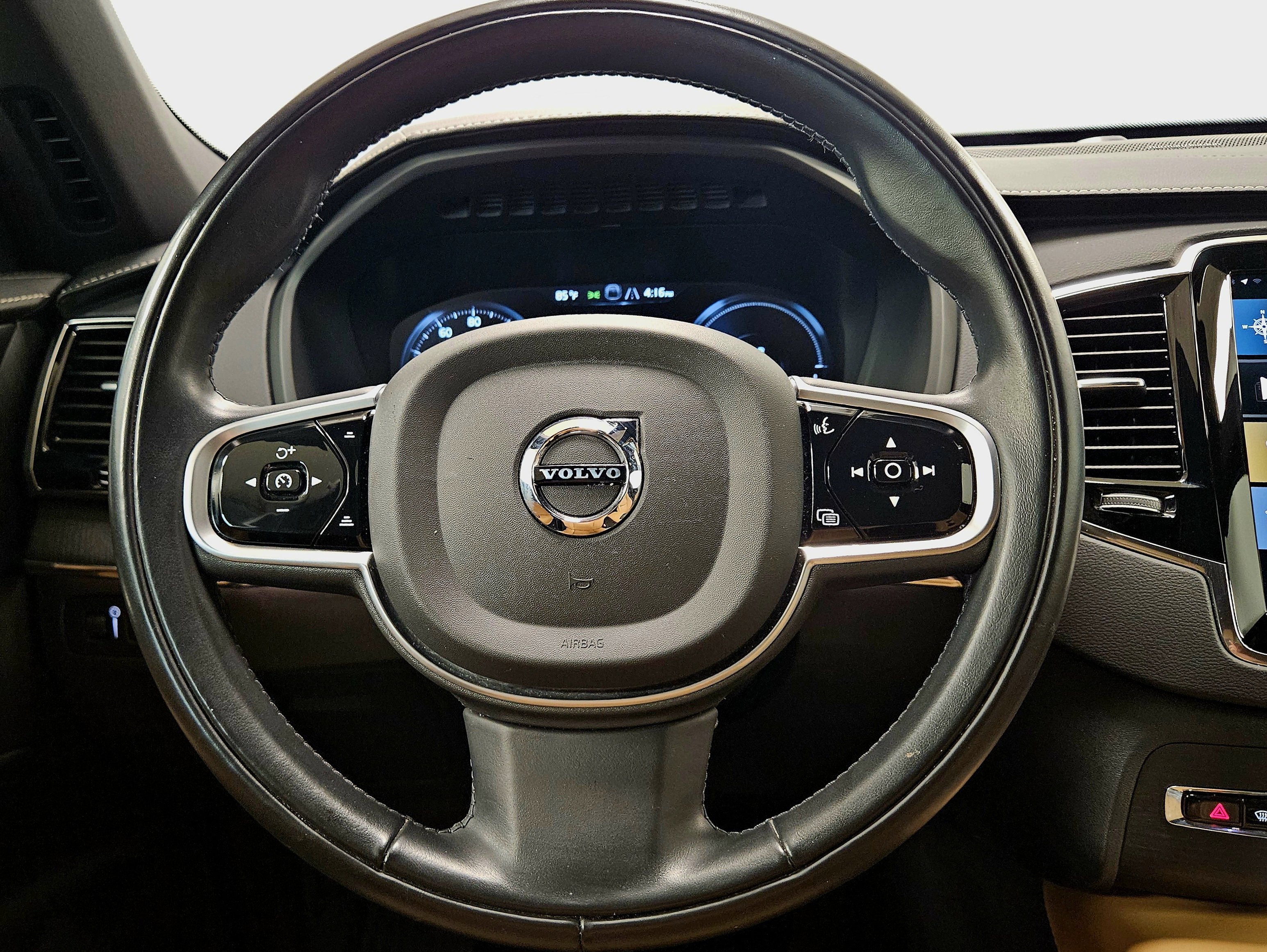 Used 2022 Volvo XC90 T8 Inscription image 43