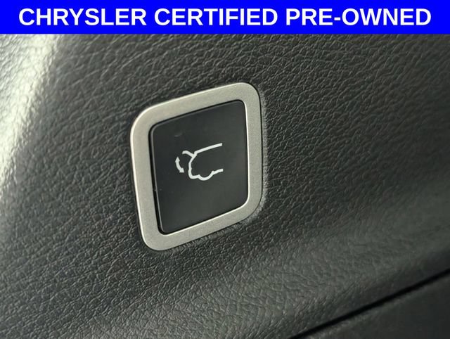 Certified 2026 Chrysler Pacifica Select FWD image 29