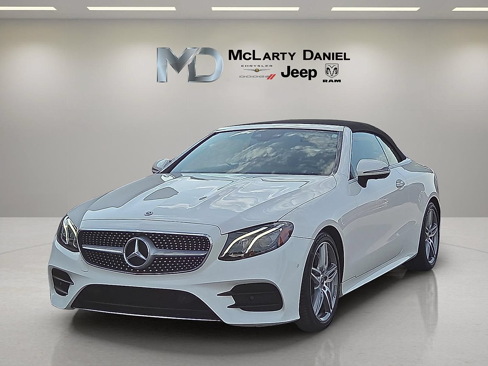 Used 2020 Mercedes-Benz E 450 Cabriolet image 2