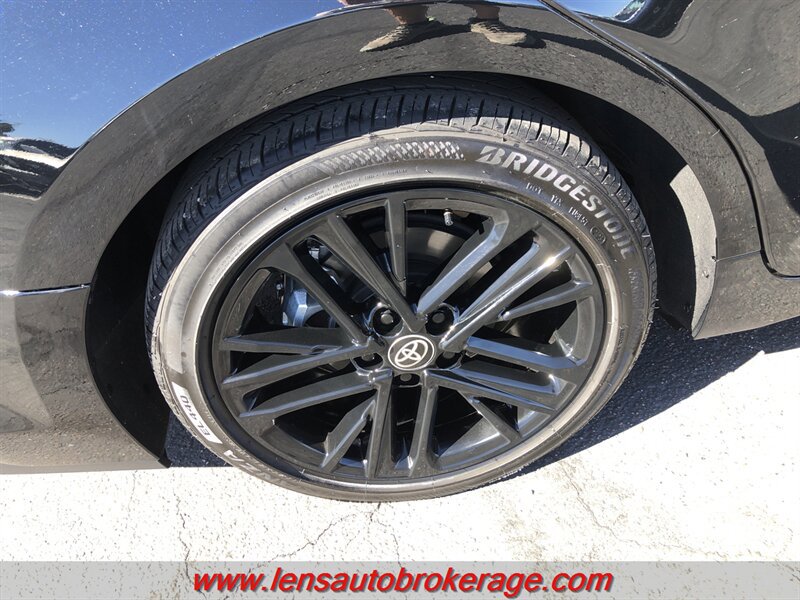 Used 2025 Toyota Camry SE w/ Convenience Package FWD image 25
