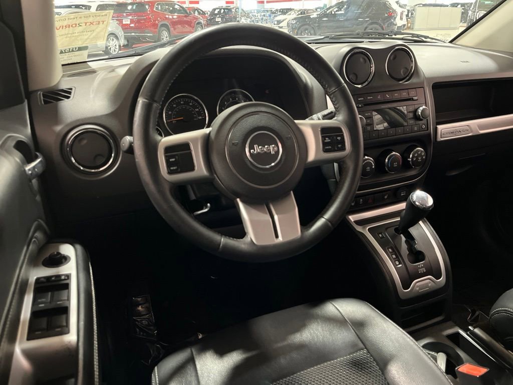 Used 2016 Jeep Compass Latitude AWD/4WD image 17