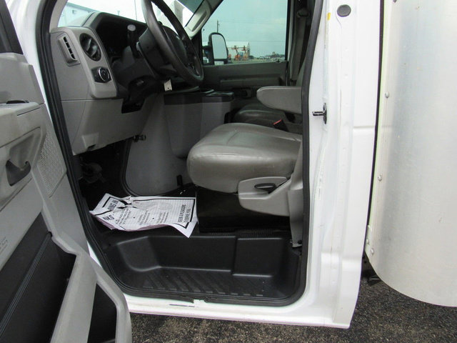 Used 2023 Ford E-450 and Econoline 450 Super Duty w/ Power Windows & Locks Group RWD image 25