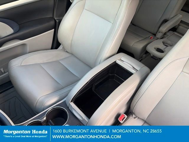 Used 2017 Toyota Highlander XLE w/ Carpet Mat Package AWD/4WD image 28