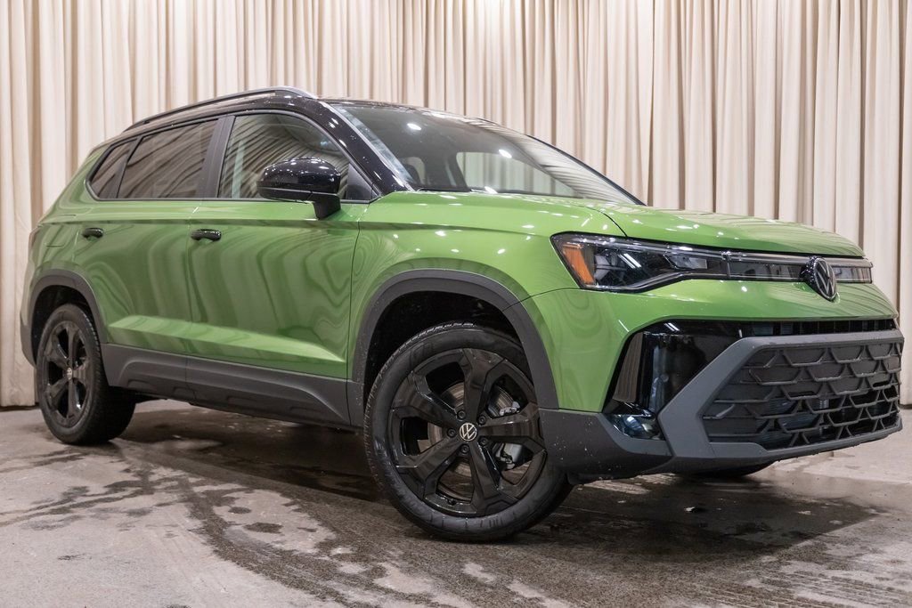New 2026 Volkswagen Taos SE AWD/4WD image 2