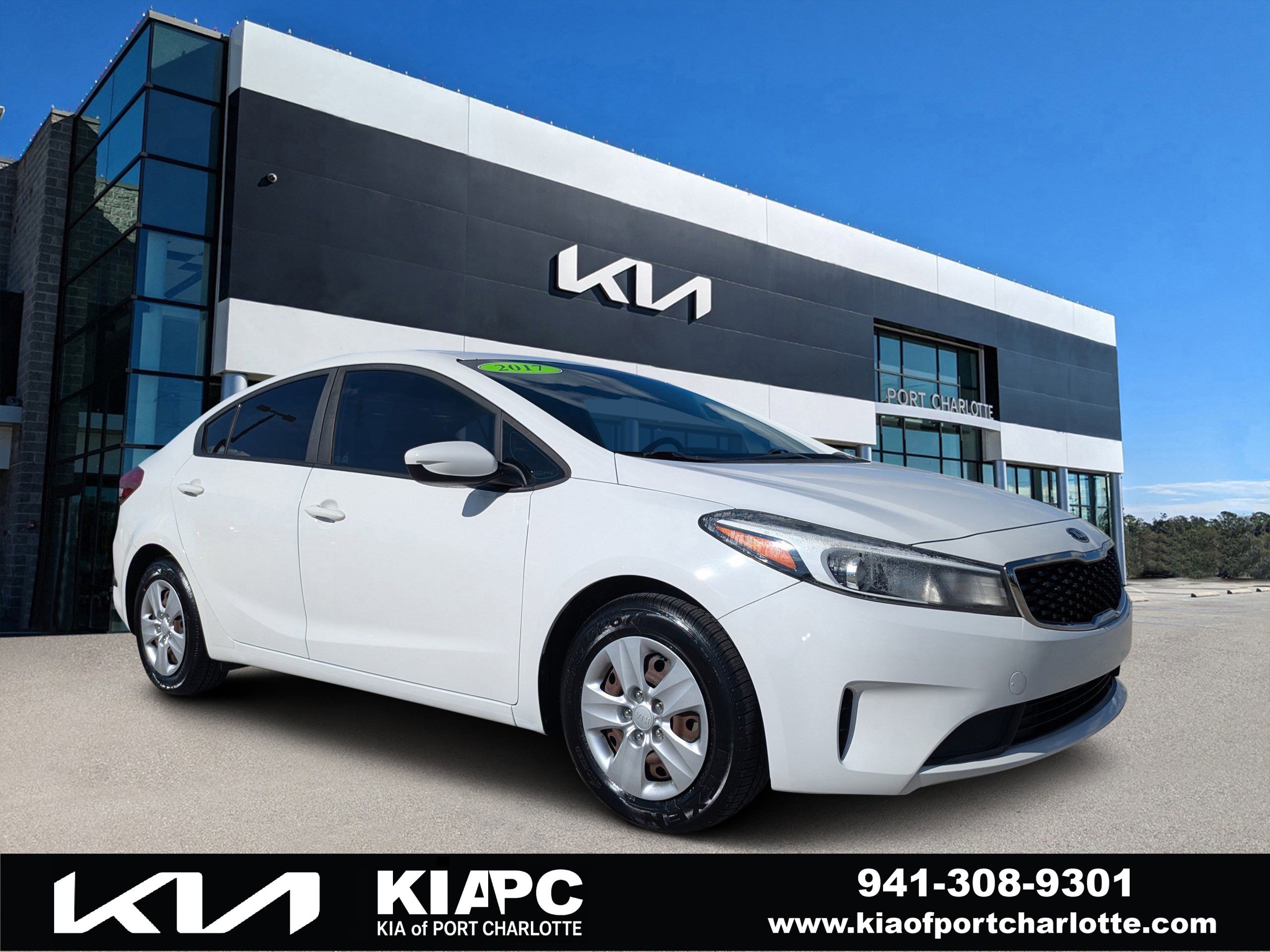 Used 2017 Kia Forte LX image 1