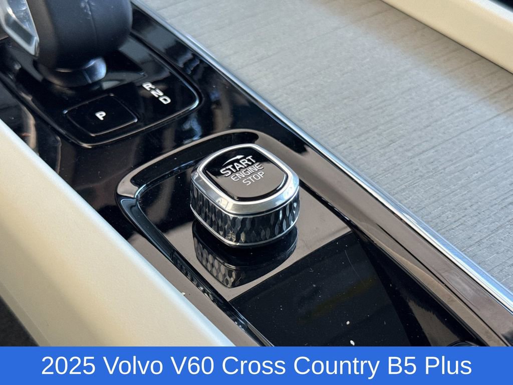 Certified 2025 Volvo V60 B5 Cross Country Plus image 22