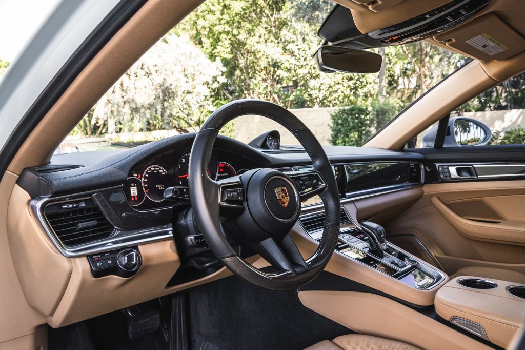 Used 2023 Porsche Panamera image 15