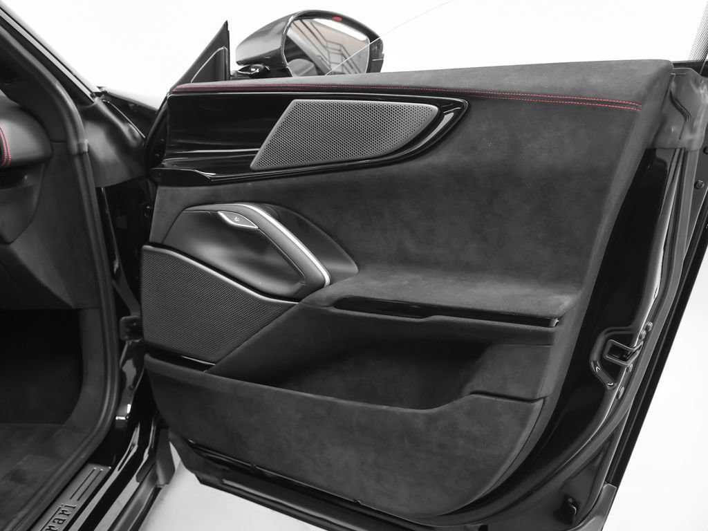 Certified 2025 Ferrari Purosangue AWD/4WD image 33