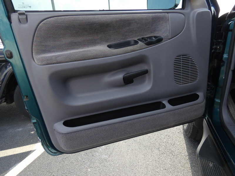 Used 1997 Dodge Ram 2500 Truck 2WD Club Cab image 19