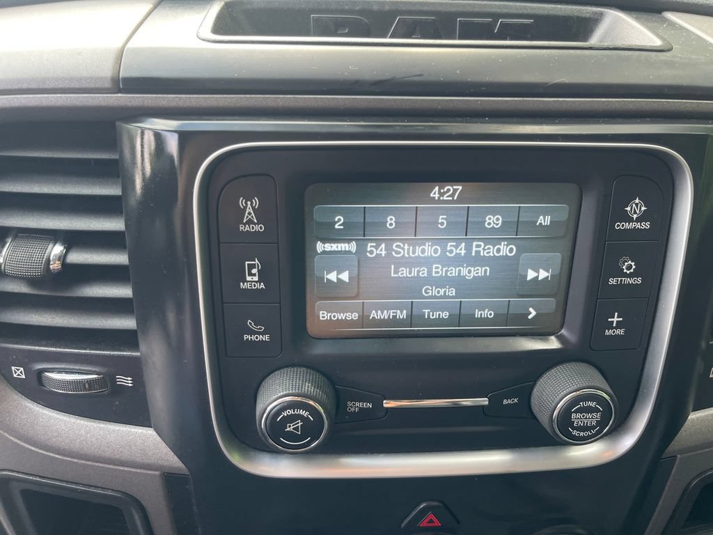 Used 2018 RAM 2500 ST AWD/4WD image 17